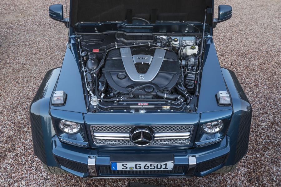 Моторный отсек Mercedes-Maybach G650 Landaulet 2017 года  (WW) (фото 31 из 52)